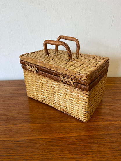 Vintage Wicker Lunchbox