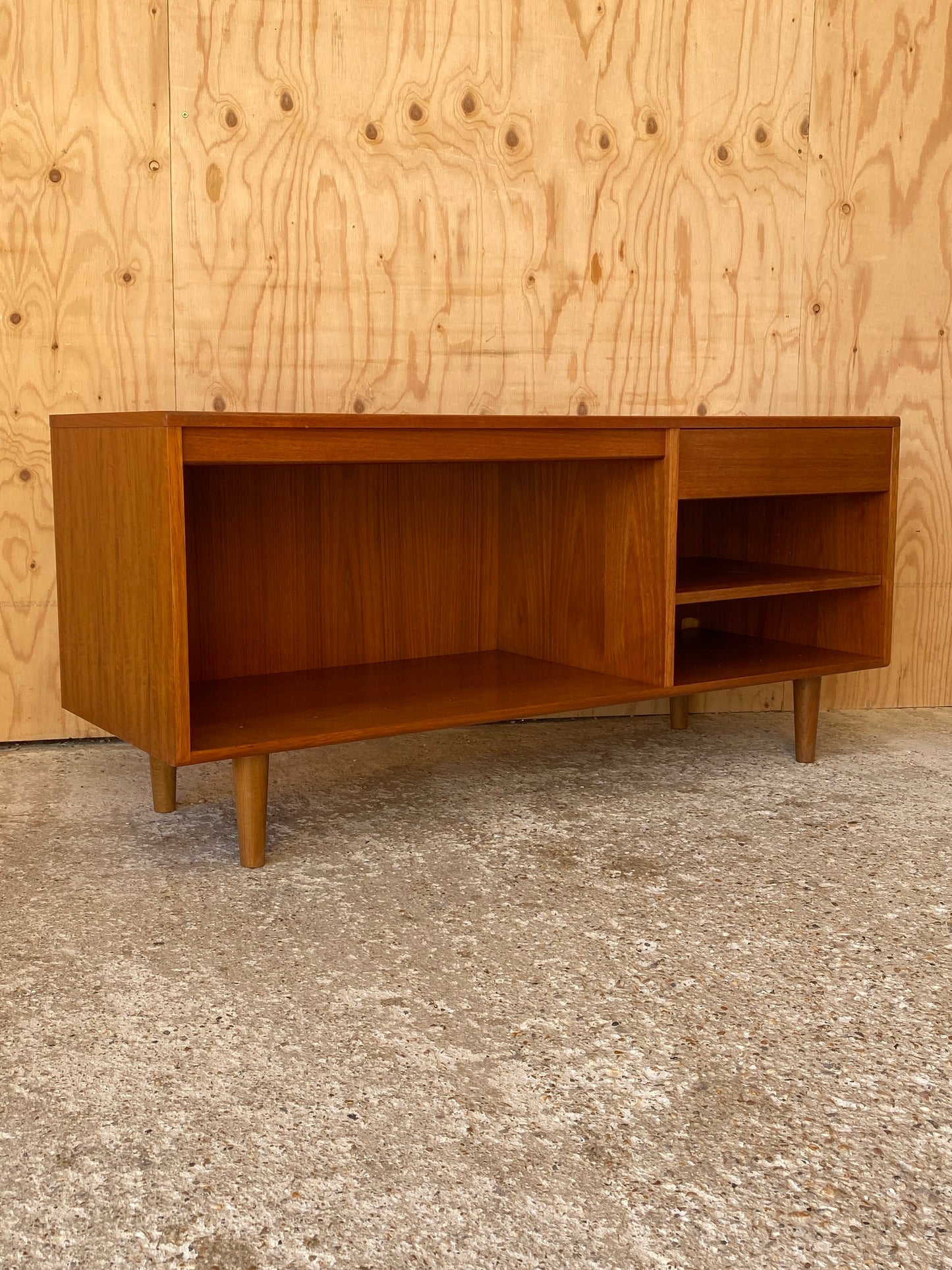 GPlan Record Player Stand