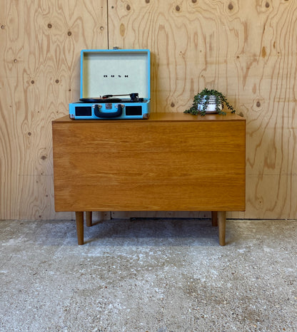 Retro Vintage Mid Century Beaver & Tapley 33 Sideboard on Wooden Tapered Legs