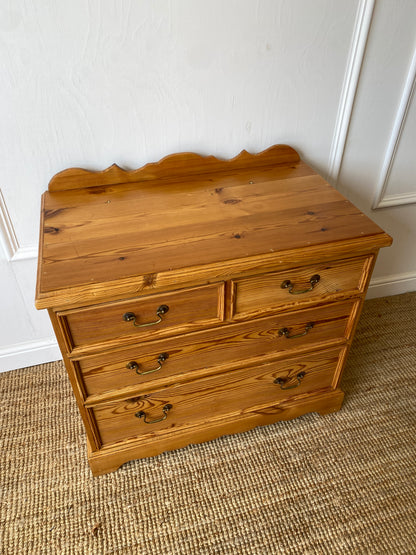 Pine Chest of Drawers
