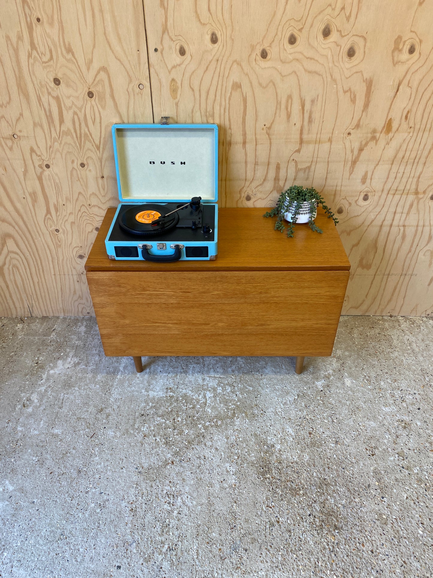 Retro Vintage Mid Century Beaver & Tapley 33 Sideboard on Wooden Tapered Legs