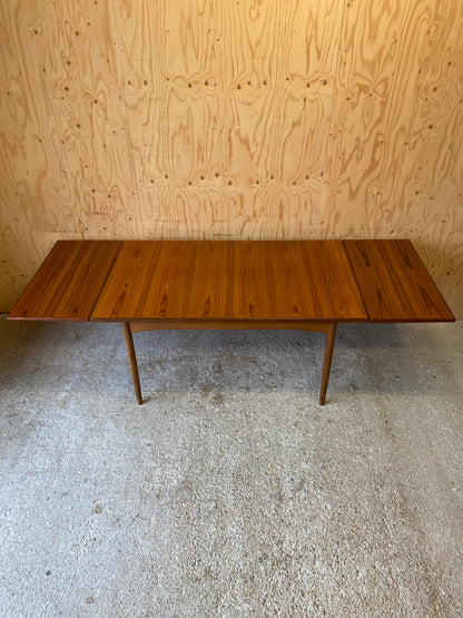 GPlan Extending Dining Table
