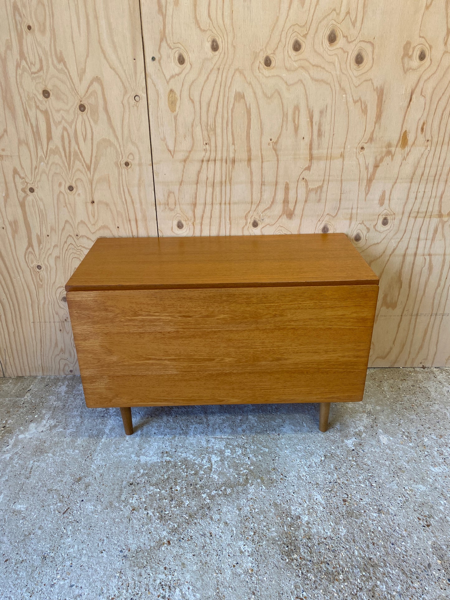 Retro Vintage Mid Century Beaver & Tapley 33 Sideboard on Wooden Tapered Legs