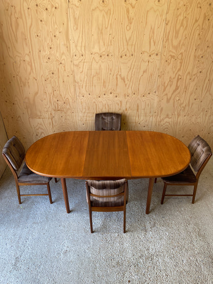 McIntosh Dining Table & Chairs