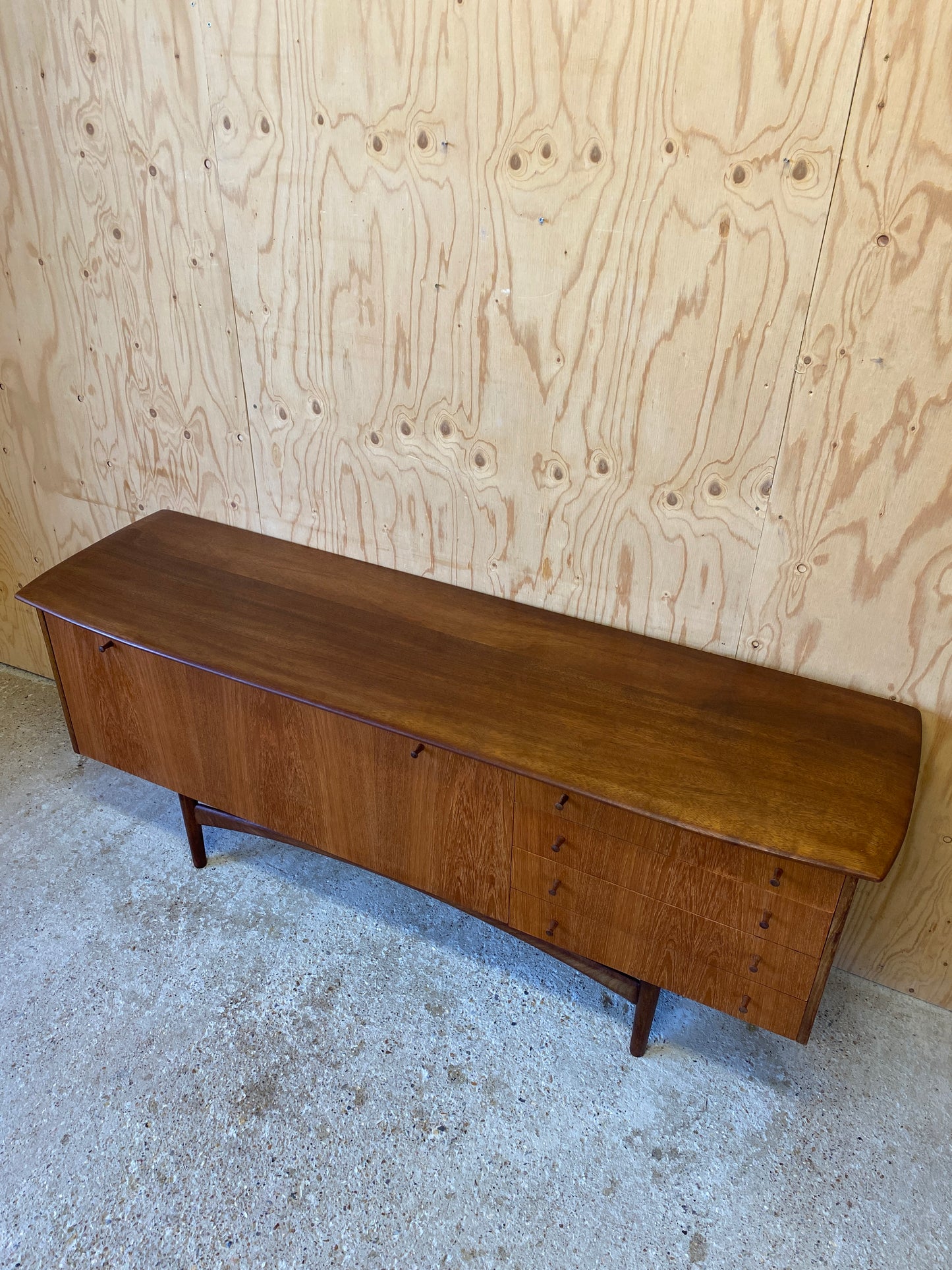 Dalescraft Sideboard