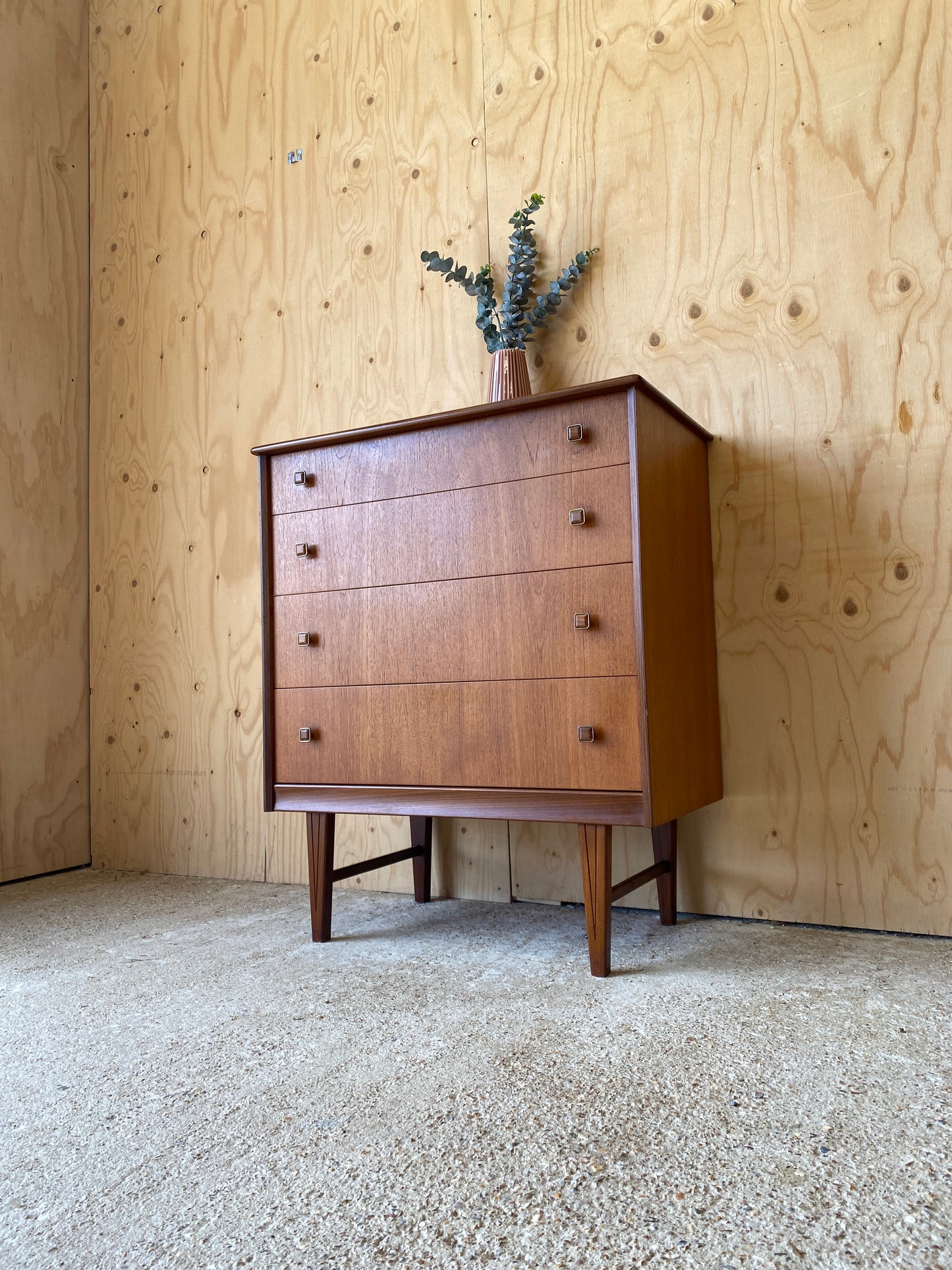 Vintage Chest of Drawers by Homeworthy