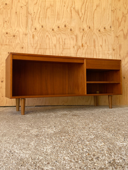 GPlan Record Player Stand