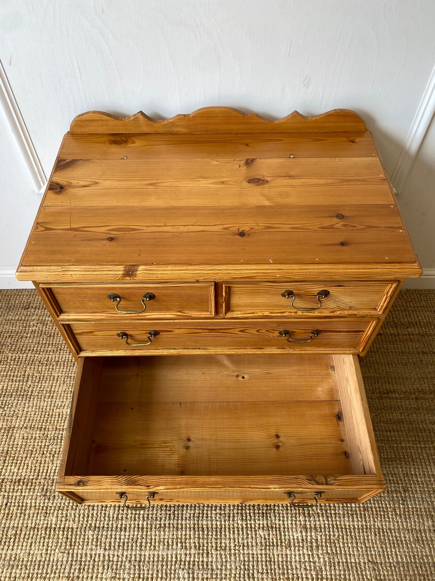 Pine Chest of Drawers