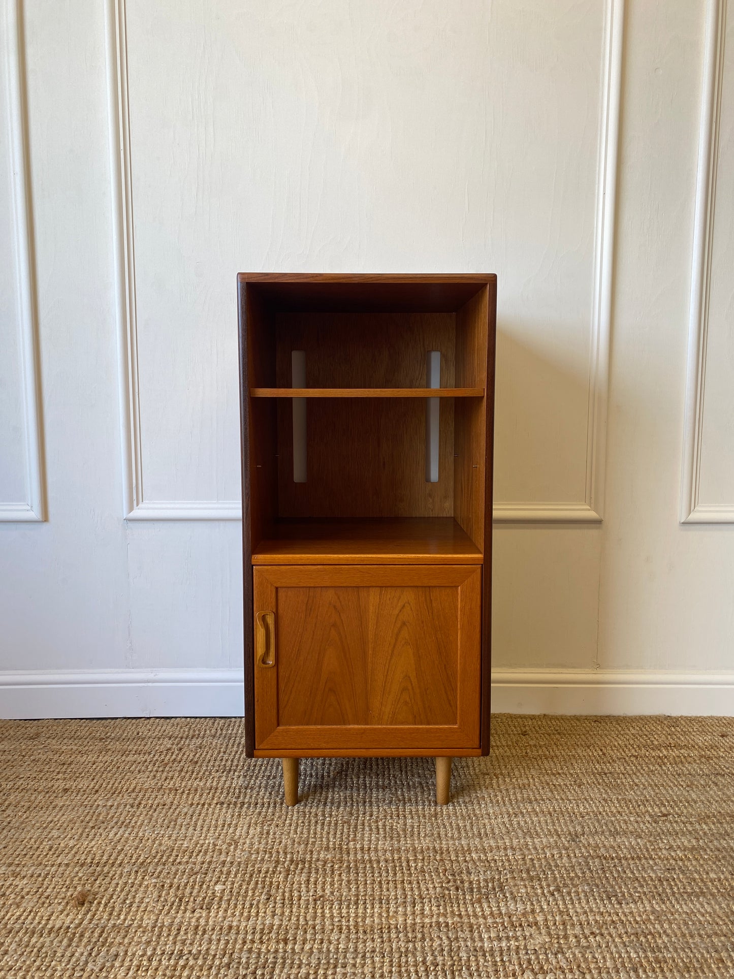 GPlan Hi-fi Unit