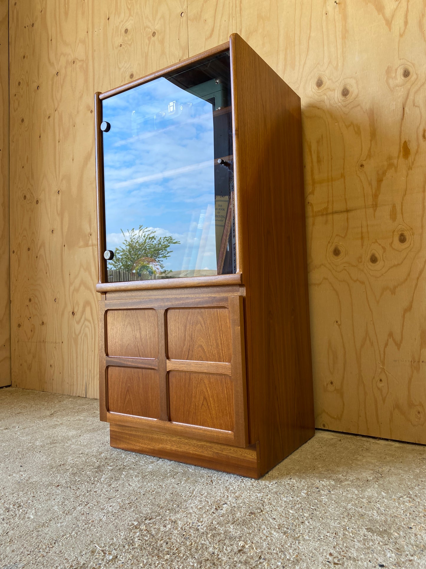 Nathan Hi-fi Cabinet
