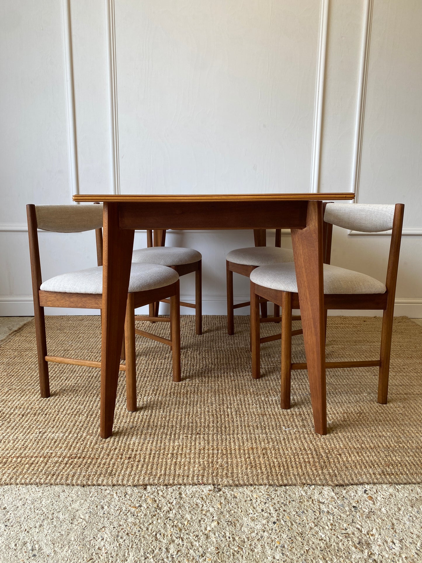 Morris of Glasgow Table