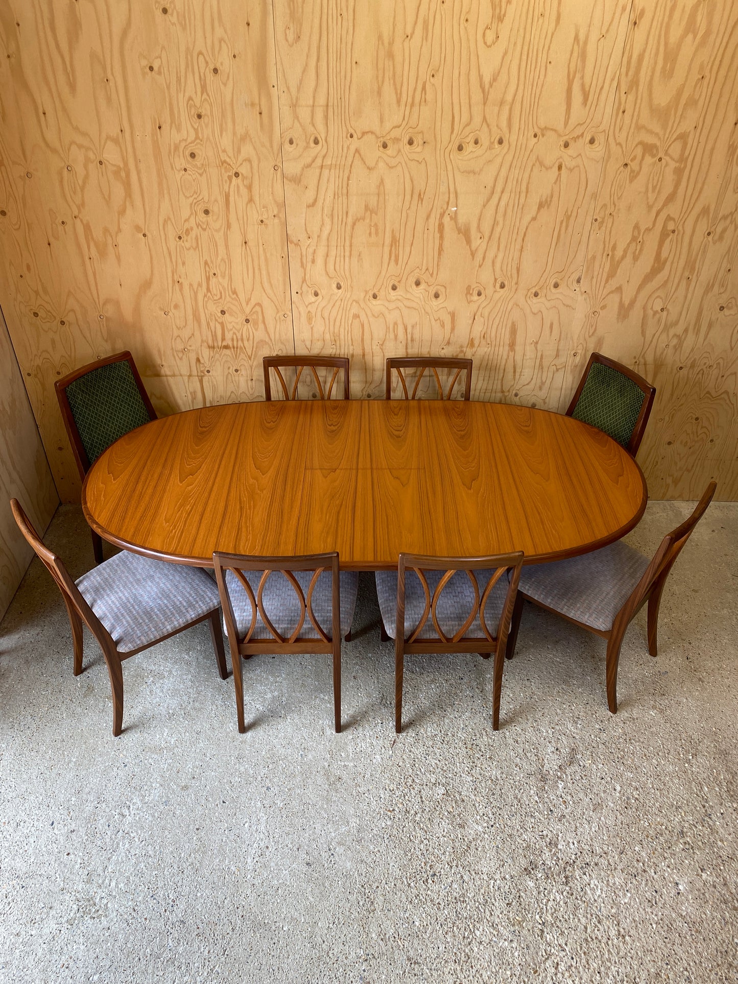 Vintage GPlan Extending Dining Table & Six GPlan Dining Chairs