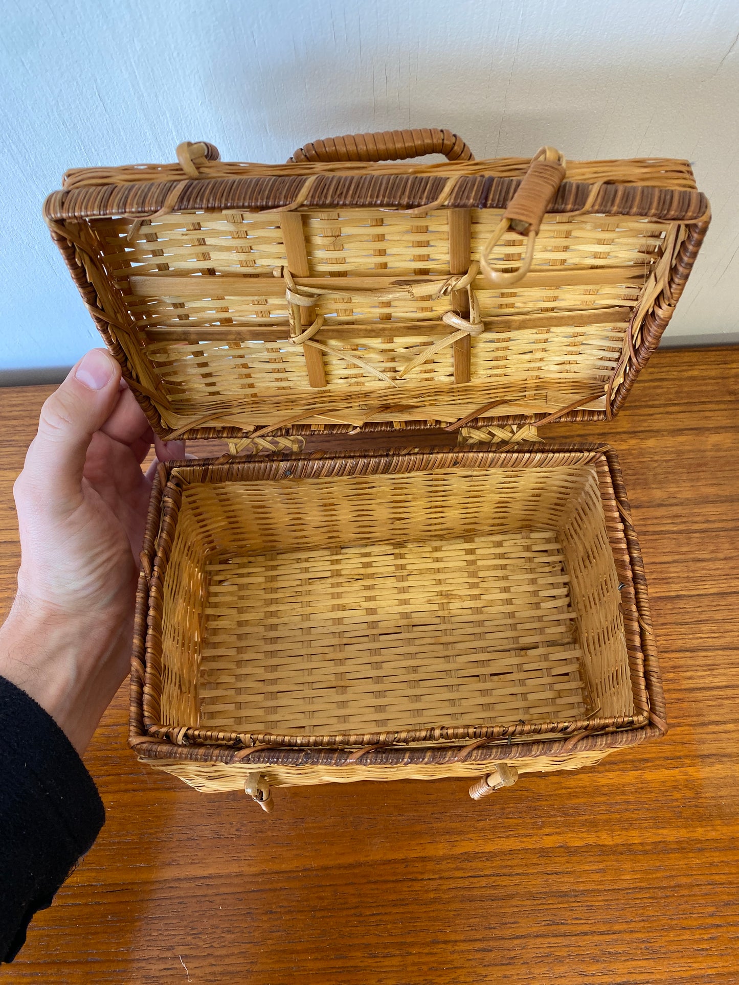 Vintage Wicker Lunchbox