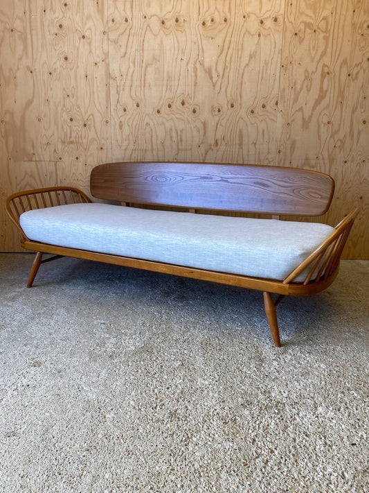 Ercol '355' Daybed