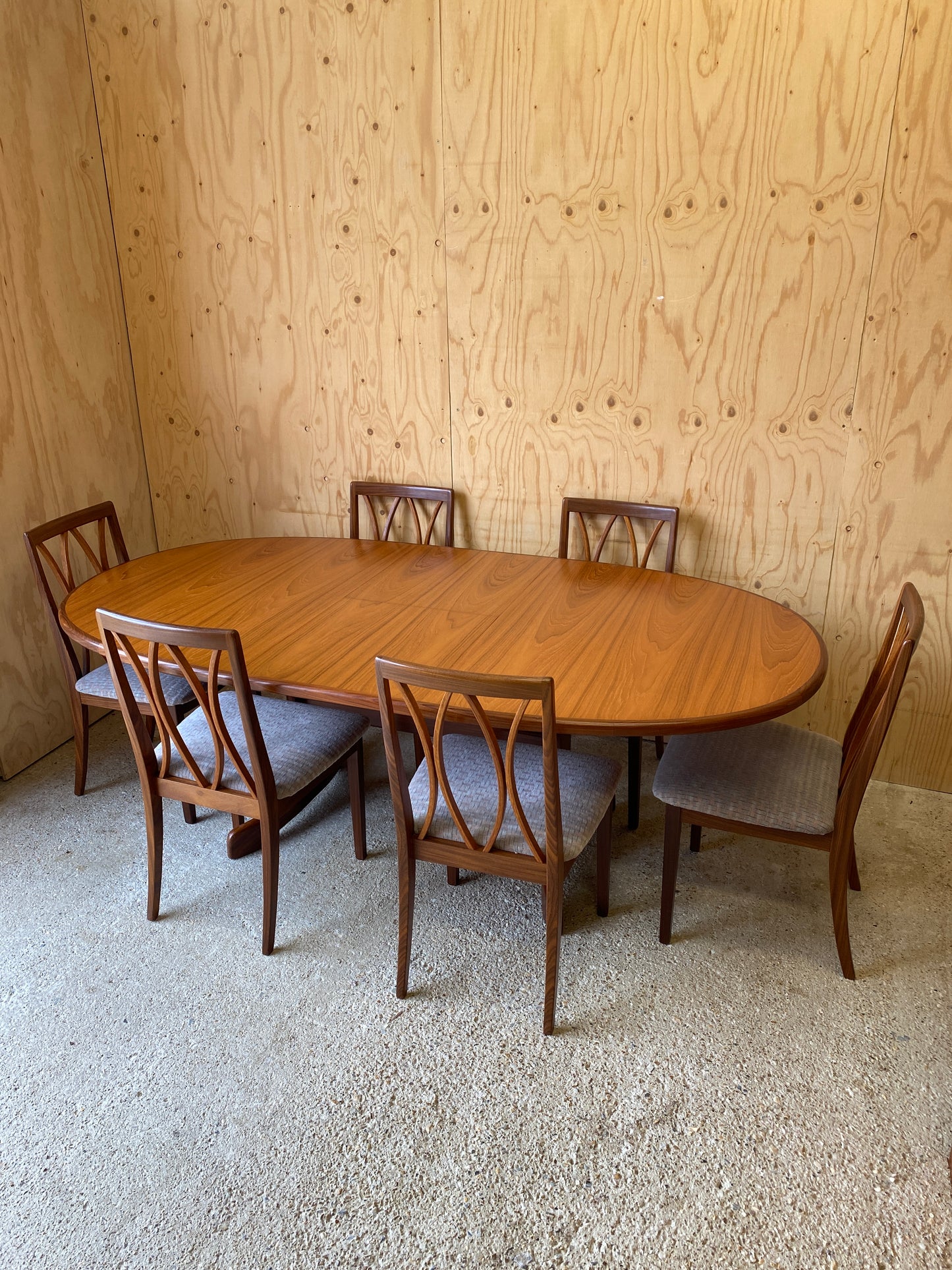 Vintage GPlan Extending Dining Table & Six GPlan Dining Chairs