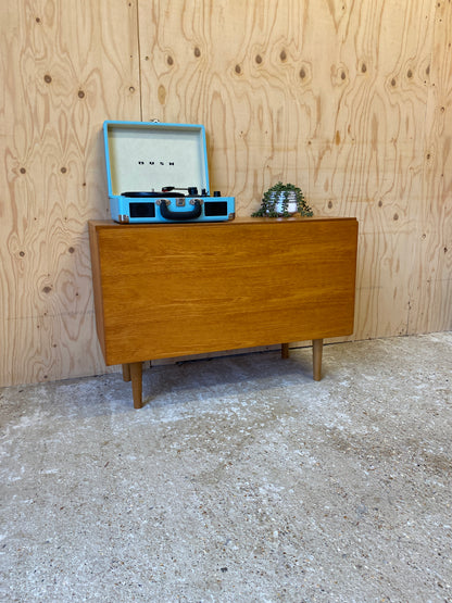 Retro Vintage Mid Century Beaver & Tapley 33 Sideboard on Wooden Tapered Legs