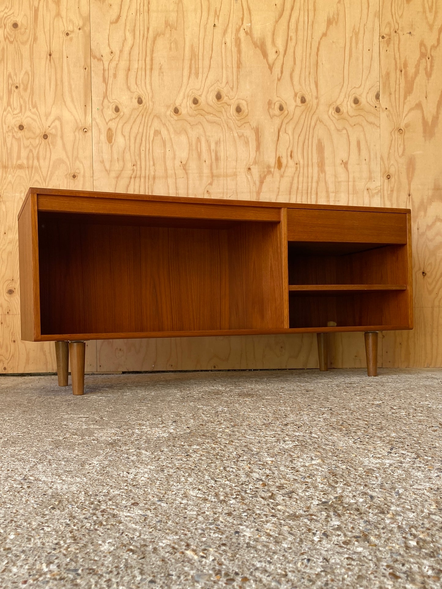 GPlan Record Player Stand