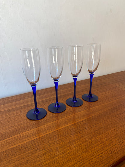 Navy Luminarc Flutes x 4