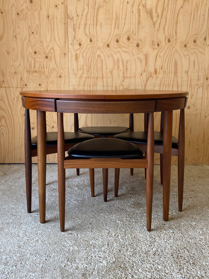 Roundette Table & Chairs