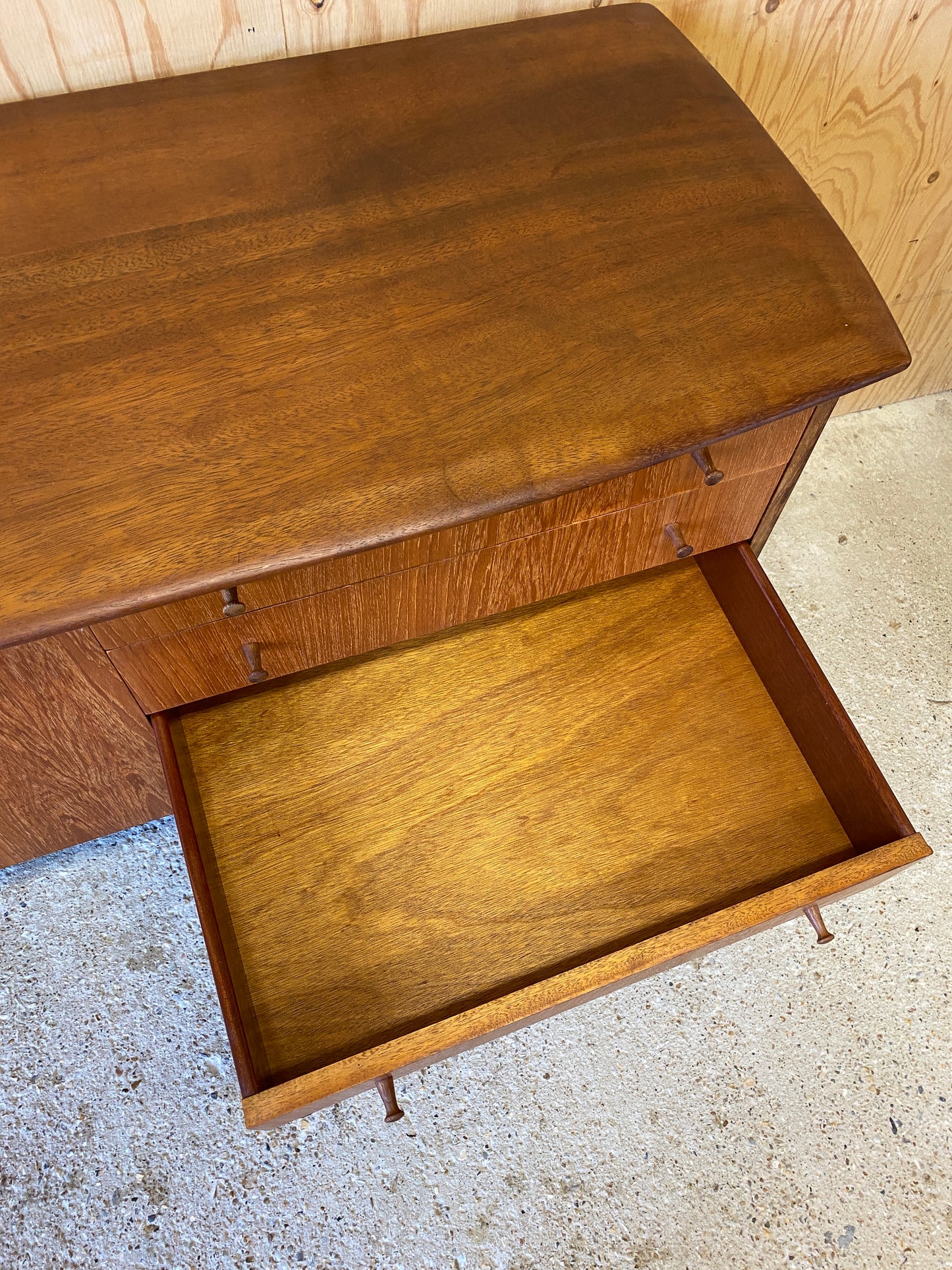 Dalescraft Sideboard