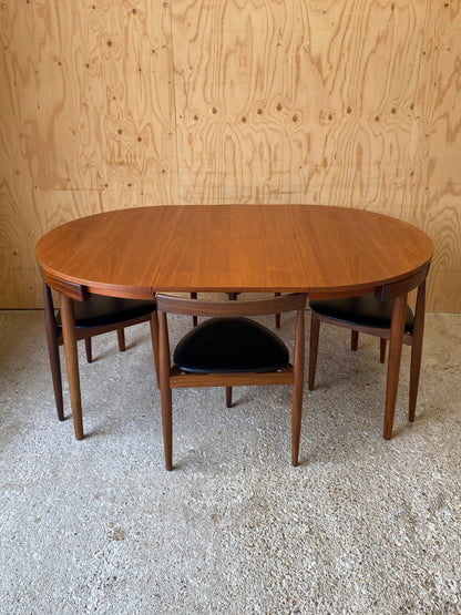 Roundette Table & Chairs