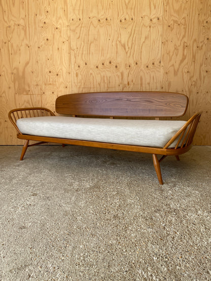 Ercol '355' Daybed