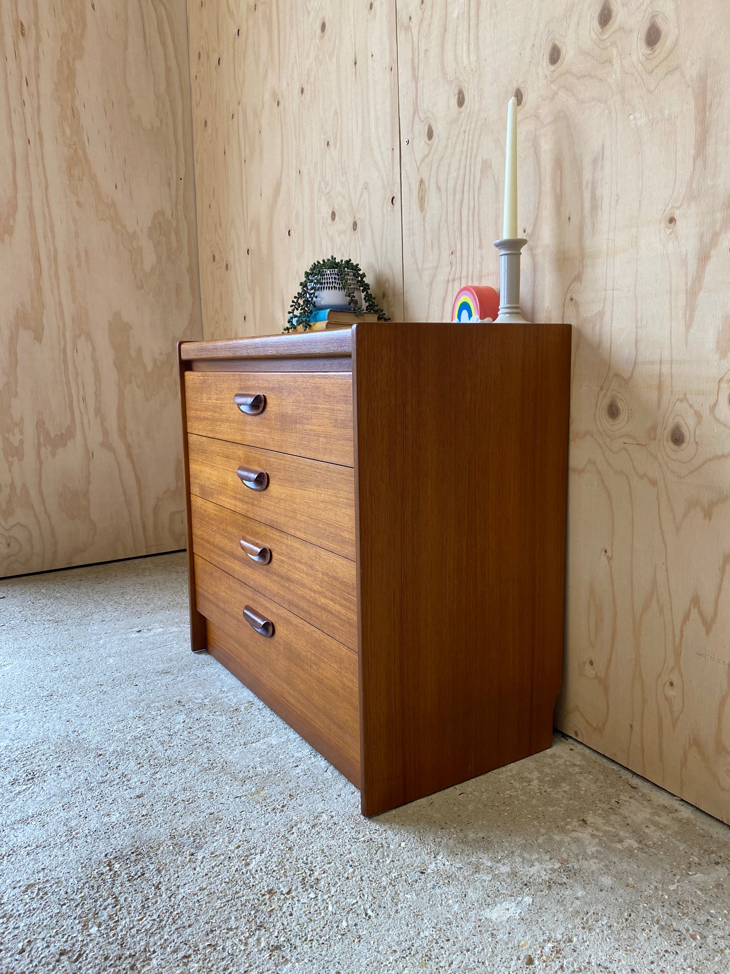 Vintage Chest of Drawers by British makers William Lawrence of Nottingham