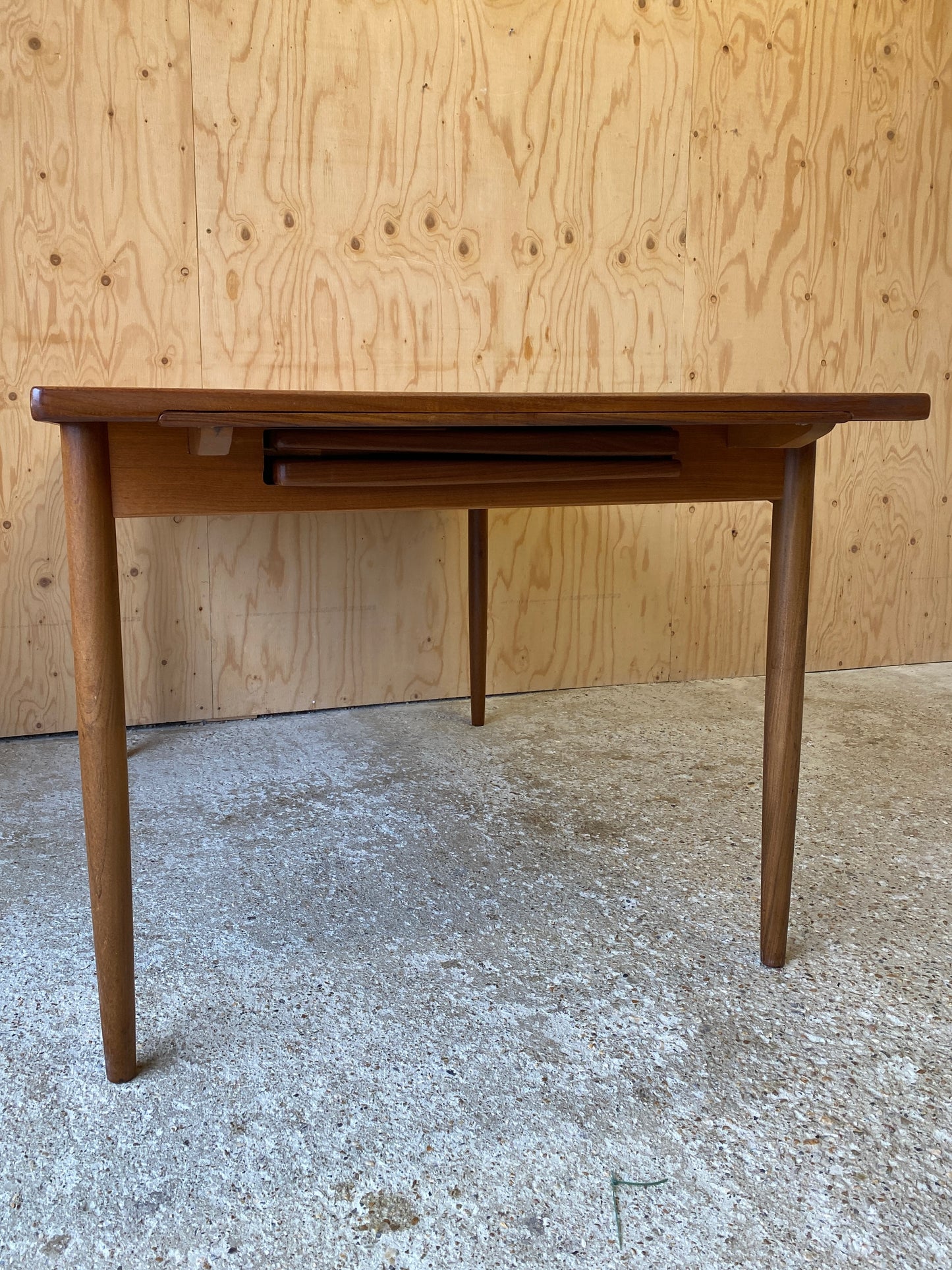 GPlan Extending Dining Table