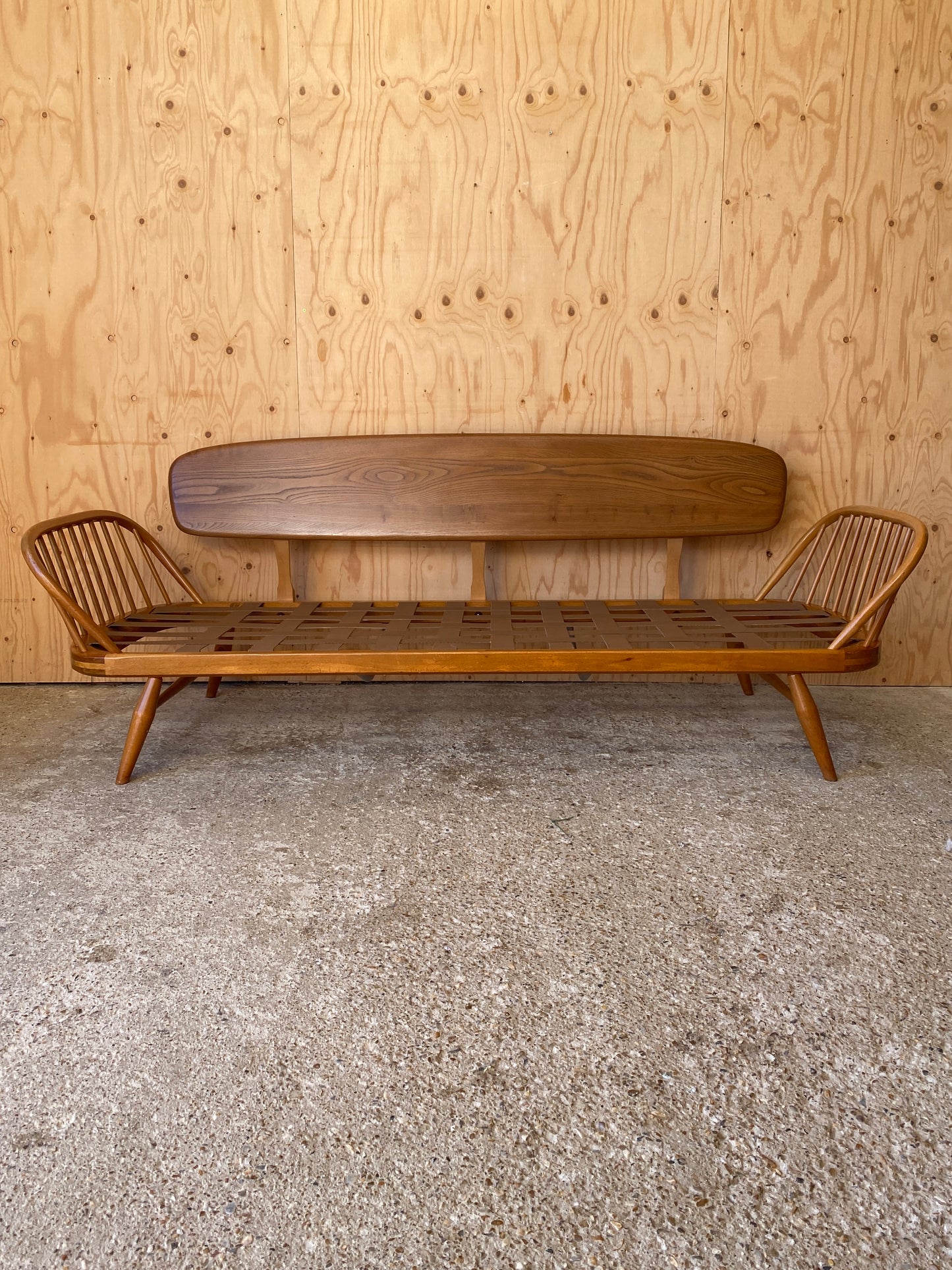 Ercol '355' Daybed