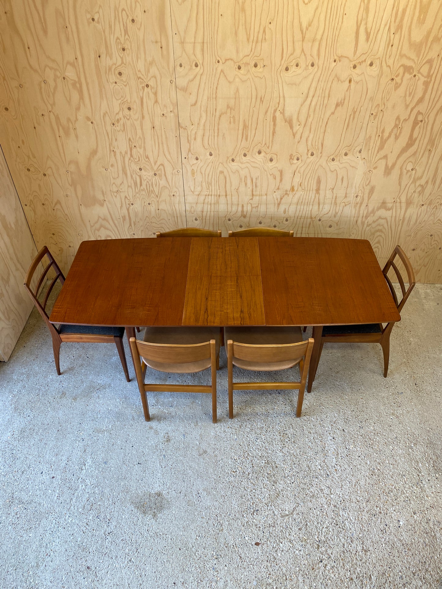 Vintage Mid Century Extending Dining Table by British makers Mcintosh