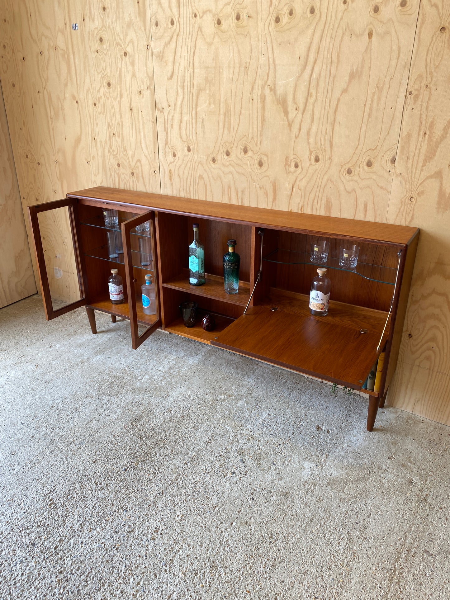 Retro GPlan Fresco Drinks Cabinet with Pull Down Drinks Bar