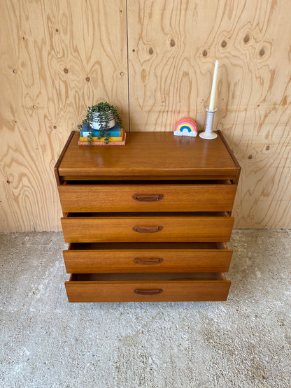 Vintage Chest of Drawers by British makers William Lawrence of Nottingham