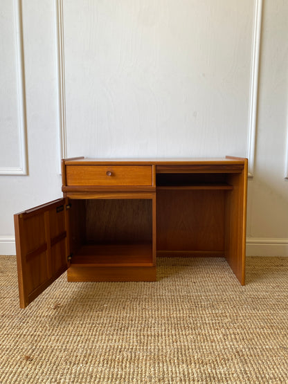 Nathan Kneehole Desk