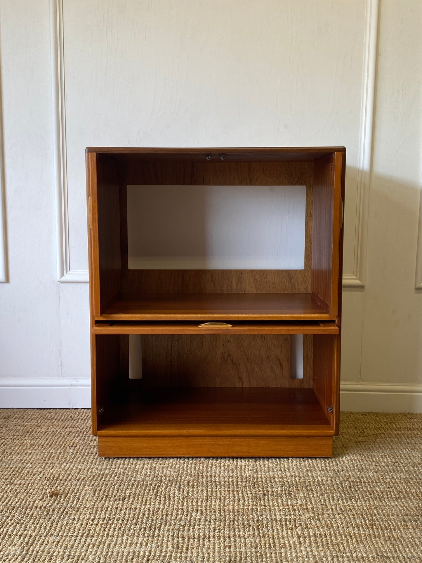 GPlan Fresco Media Cabinet 70 - 80s