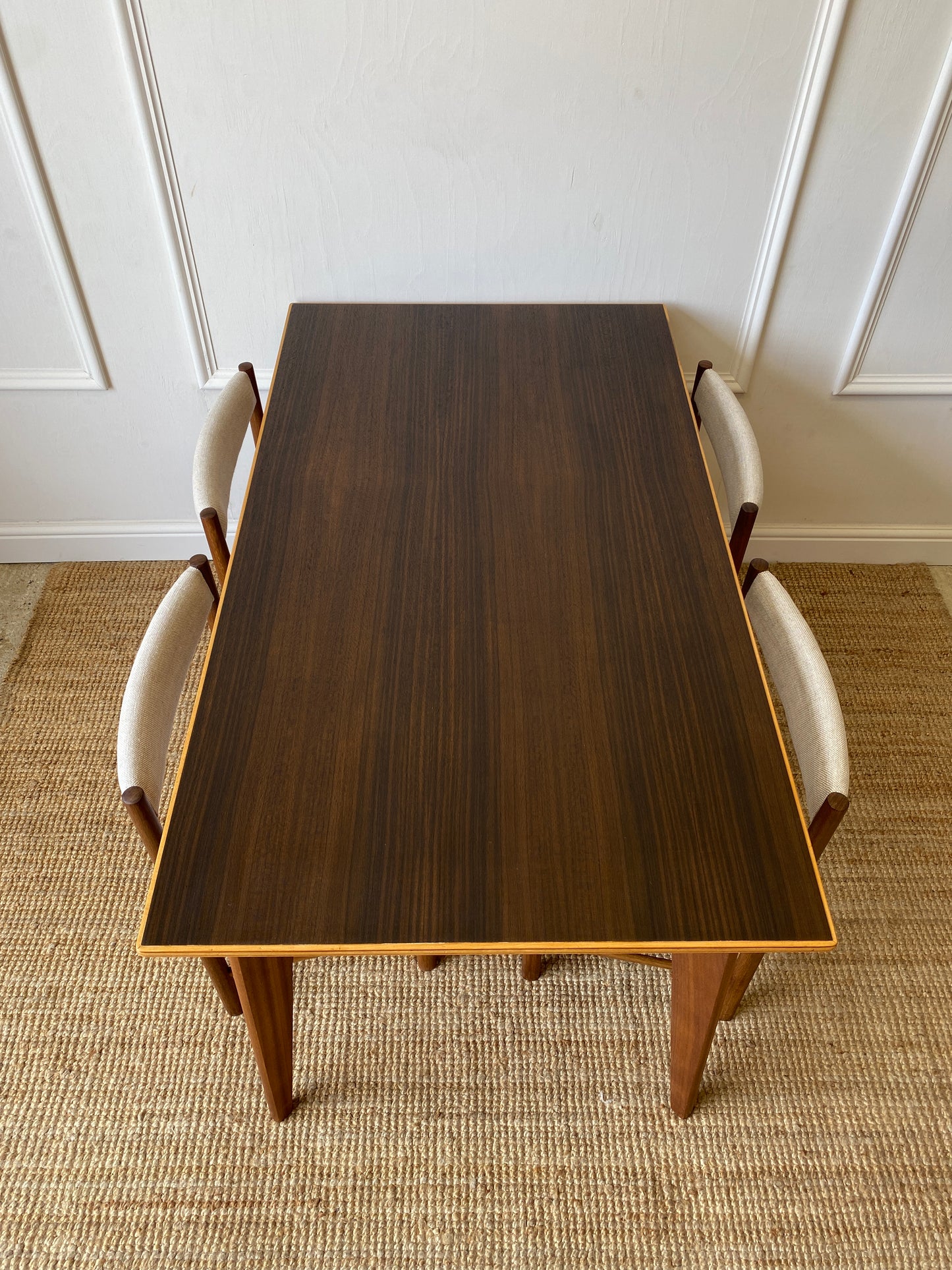Morris of Glasgow Table