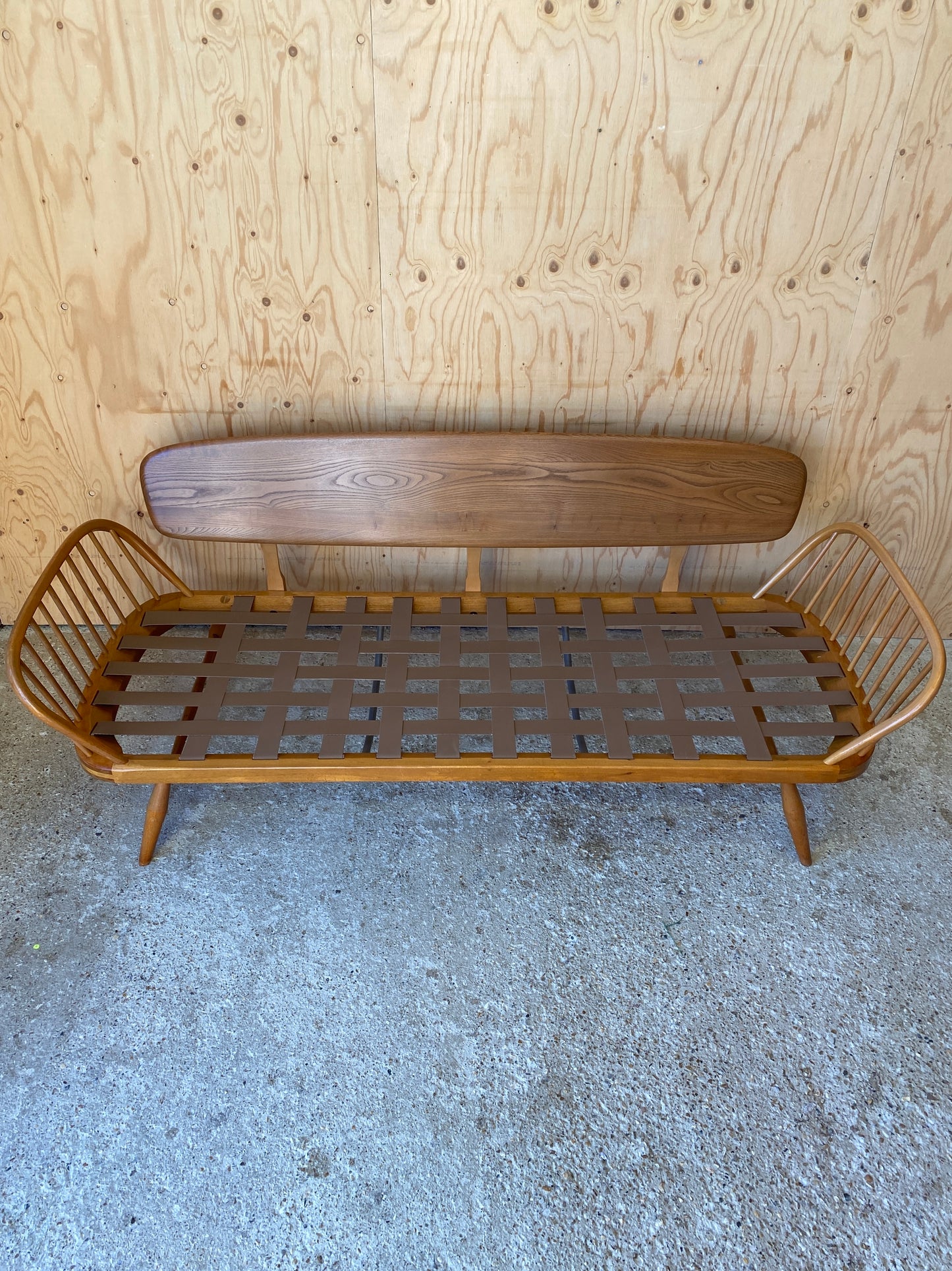 Ercol '355' Daybed
