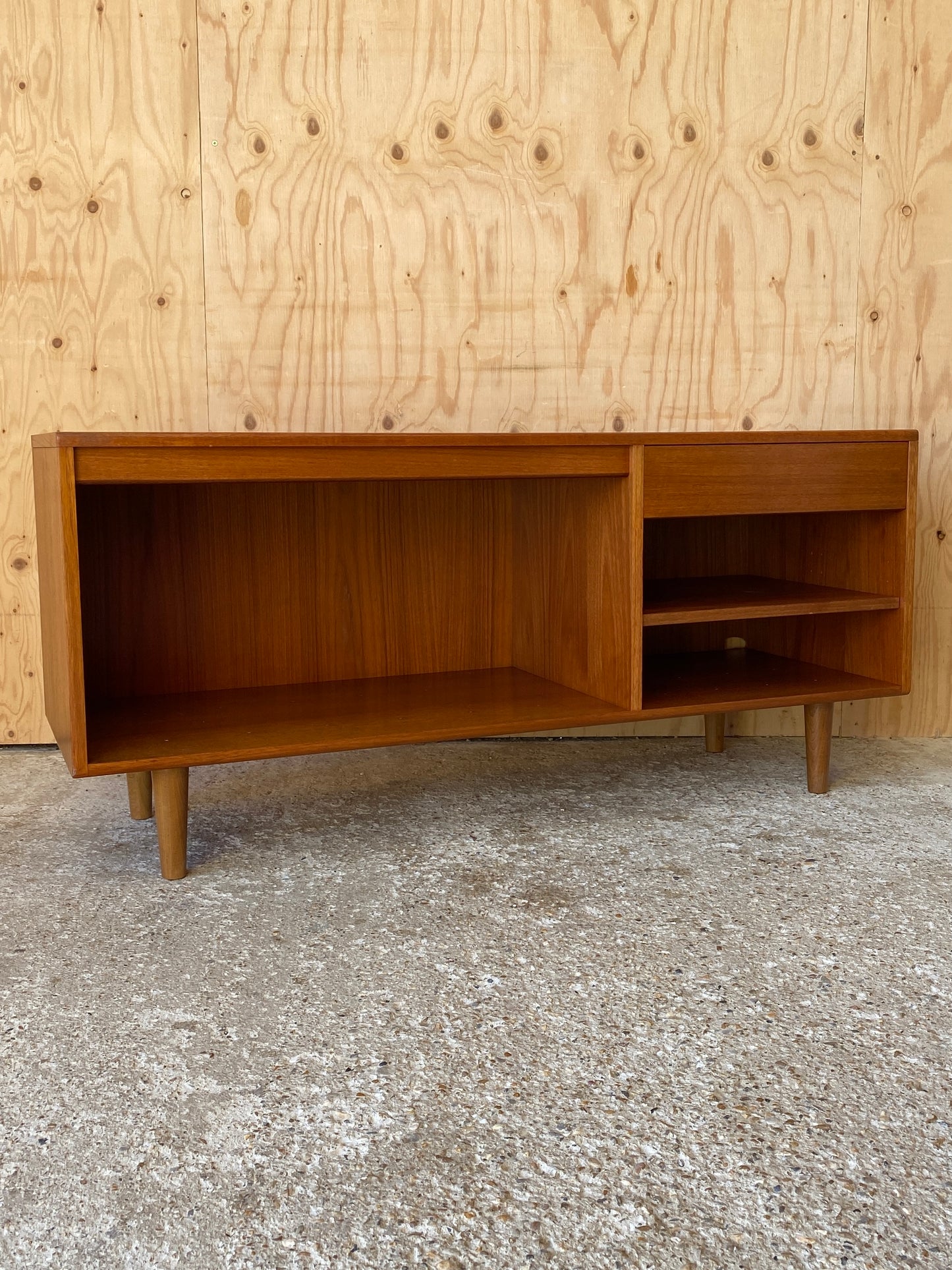 GPlan Record Player Stand