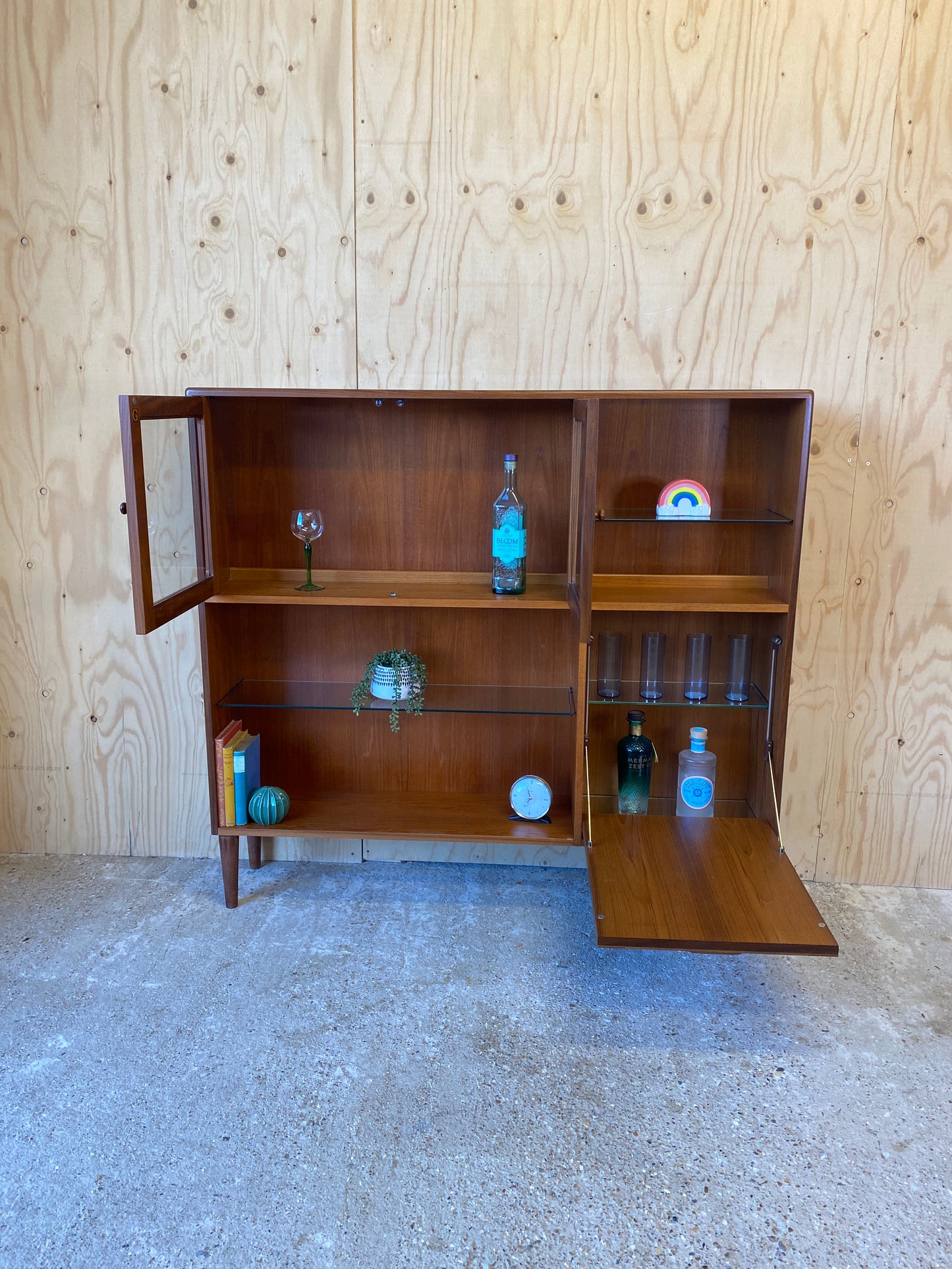 Vintage Retro Mid Century Sideboard/Drinks cabinet by British makers GPlan