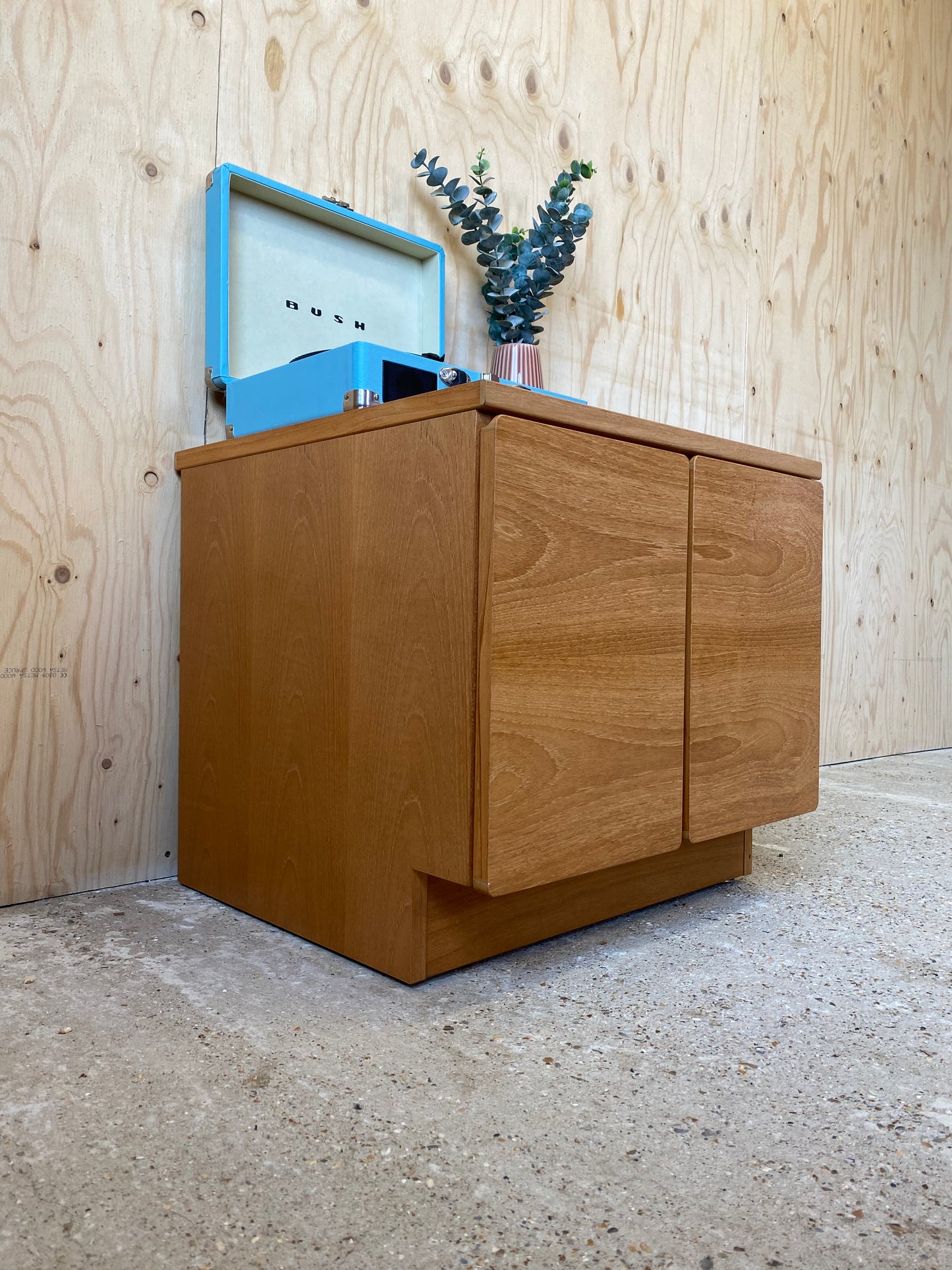 Mid Century Retro Vintage Beaver & Tapley Sideboard