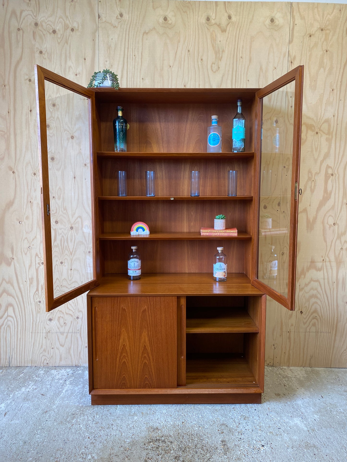 Danish Mid Century Retro Vintage Drinks Cabinet