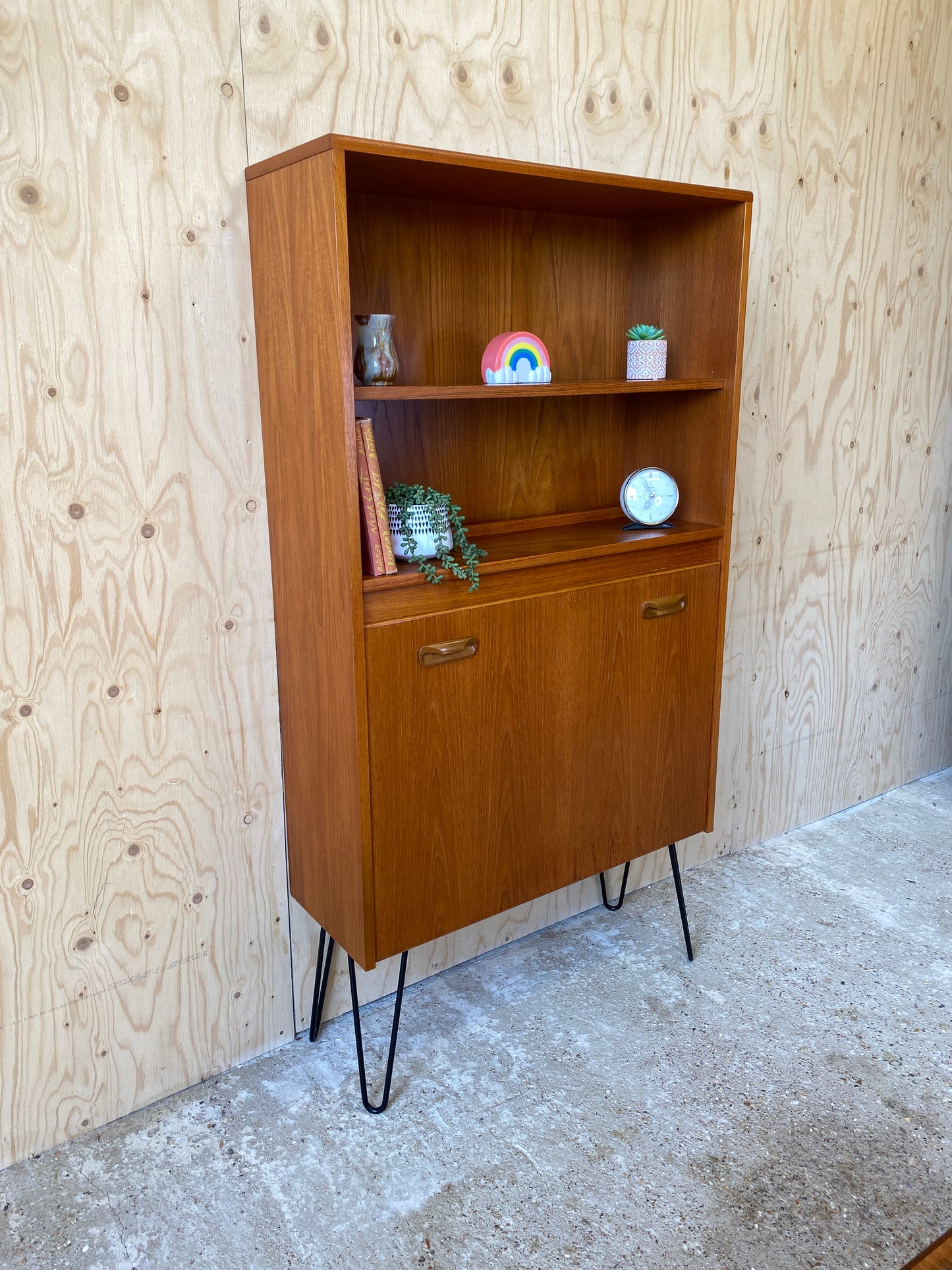 GPlan Fresco Drinks Cabinet on Black Hairpin Legs