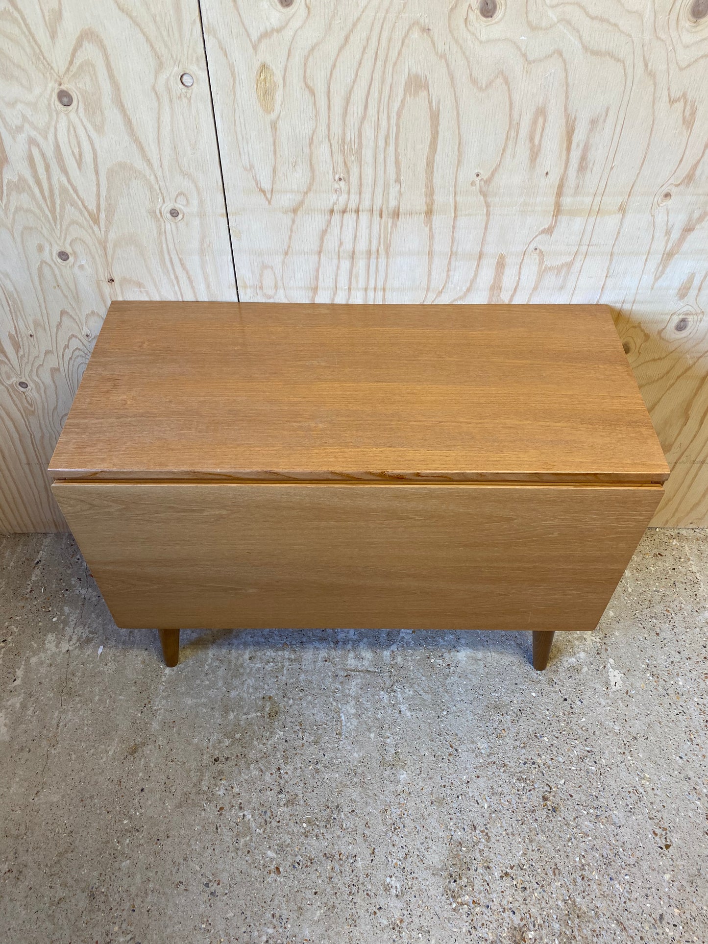 Beaver & Tapley 33 Record Cabinet