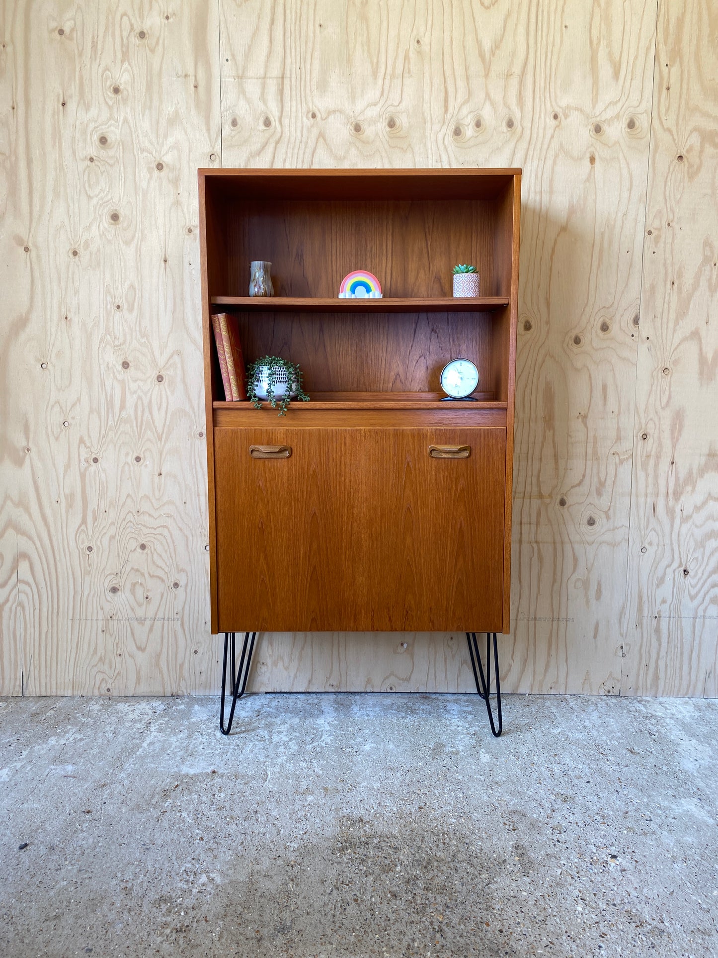 GPlan Fresco Drinks Cabinet on Black Hairpin Legs