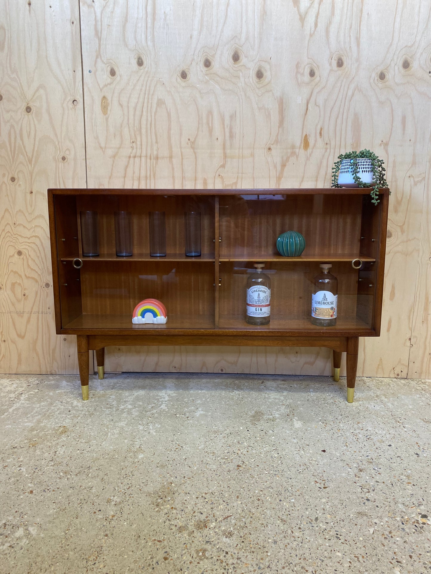 Mid Century Retro Vintage Glass Sliding Doors Drinks Cabinet