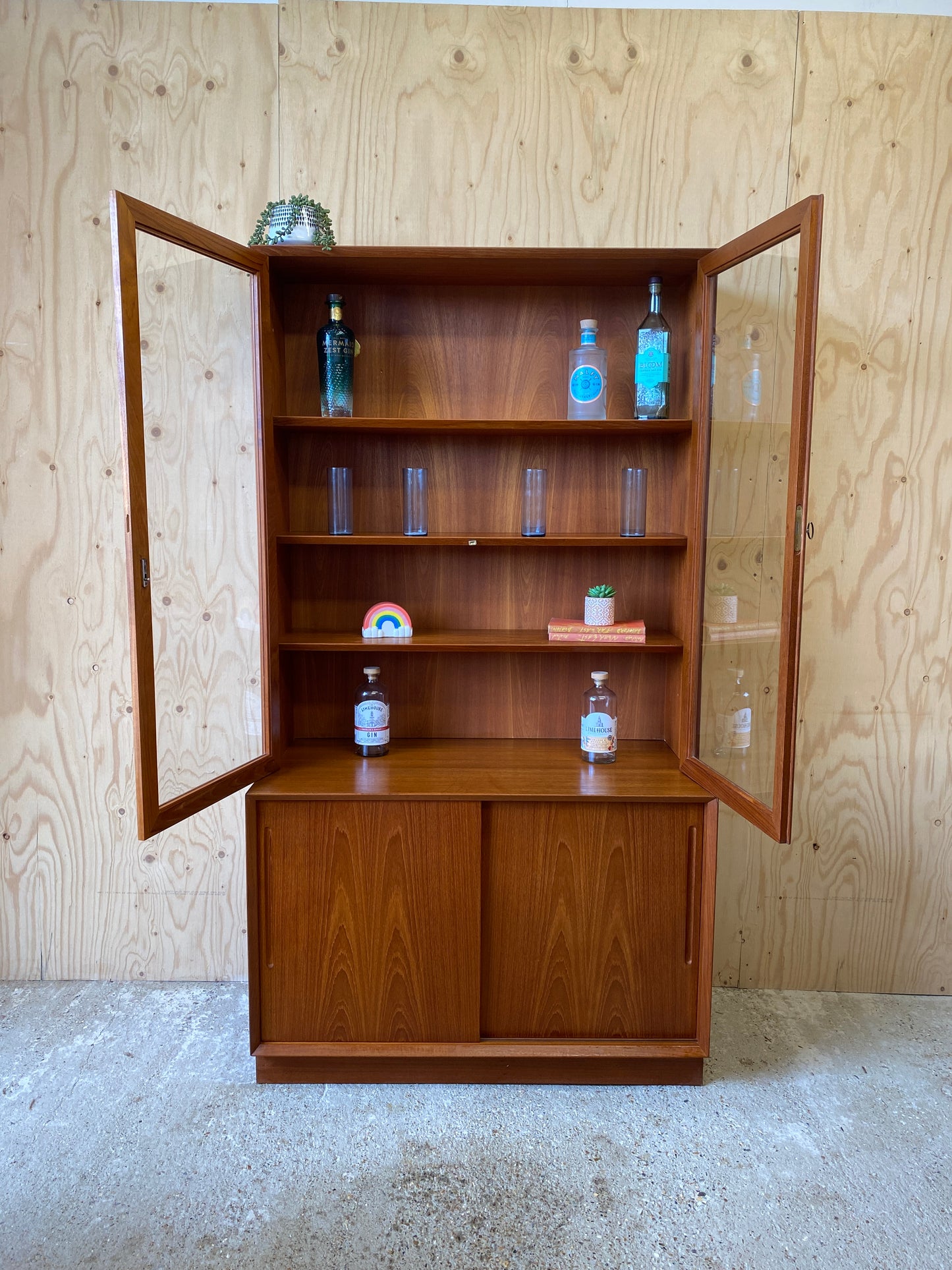 Danish Mid Century Retro Vintage Drinks Cabinet