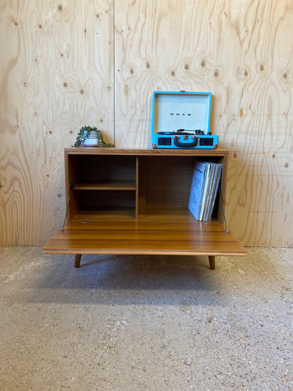 Beaver & Tapley 33 Record Cabinet