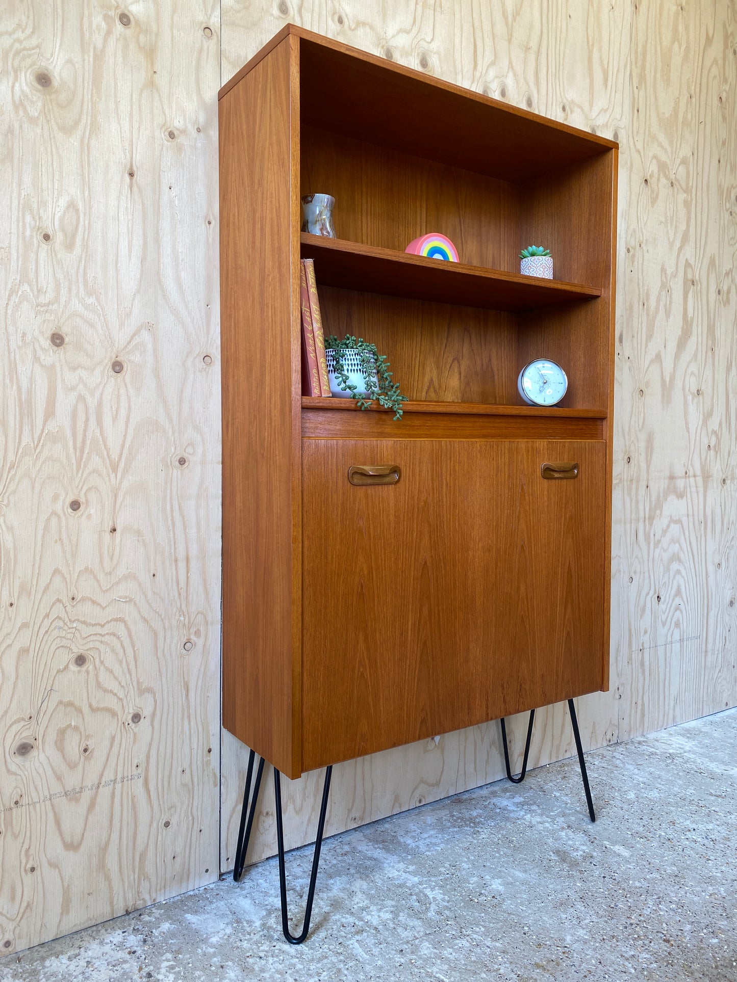 GPlan Fresco Drinks Cabinet on Black Hairpin Legs