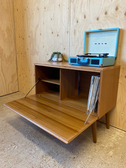 Beaver & Tapley 33 Record Cabinet