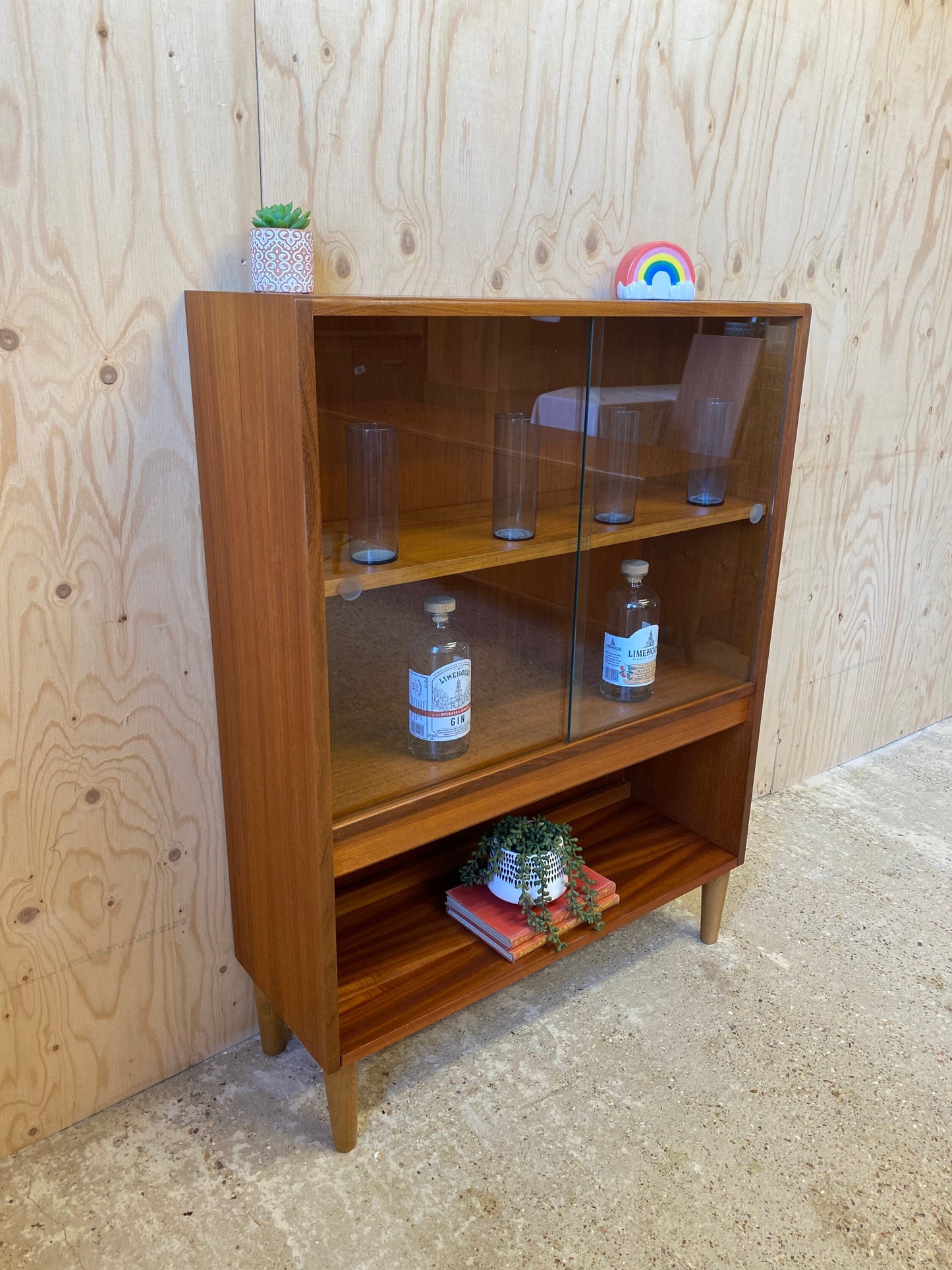 Retro Vintage Mid Century GPlan Fresco Glass Sliding Doors Drinks Cocktail Cabinet Bookcase On Wooden Tapered Legs