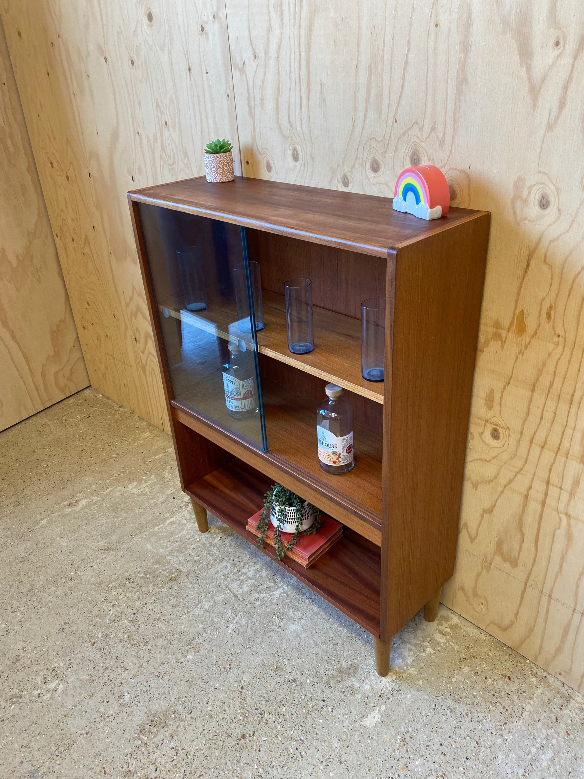Retro Vintage Mid Century GPlan Fresco Glass Sliding Doors Drinks Cocktail Cabinet Bookcase On Wooden Tapered Legs